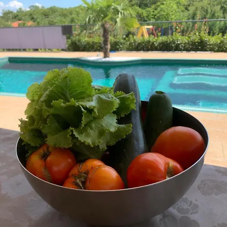 Cecilia - 4 Bedrooms, 4 Bathrooms, Heated Inside Pool, Gym * Lakmartin