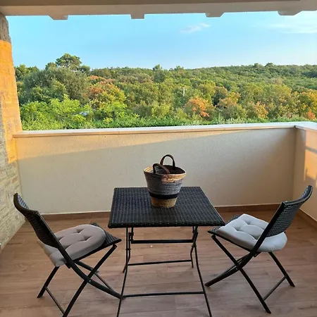 Villa Cecilia - 4 Bedrooms, 4 Bathrooms, Heated Inside Pool, Gym