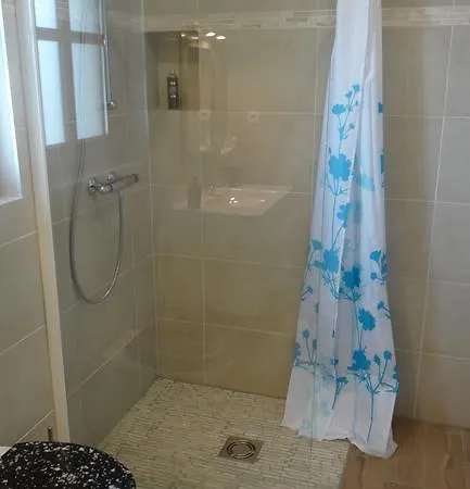 Villa Cecilia - 4 Bedrooms, 4 Bathrooms, Heated Inside Pool, Gym Lakmartin