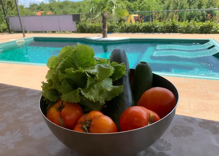 Cecilia - 4 Bedrooms, 4 Bathrooms, Heated Inside Pool, Gym * Lakmartin