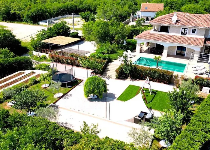 别墅 Cecilia - 4 Bedrooms, 4 Bathrooms, Heated Inside Pool, Gym