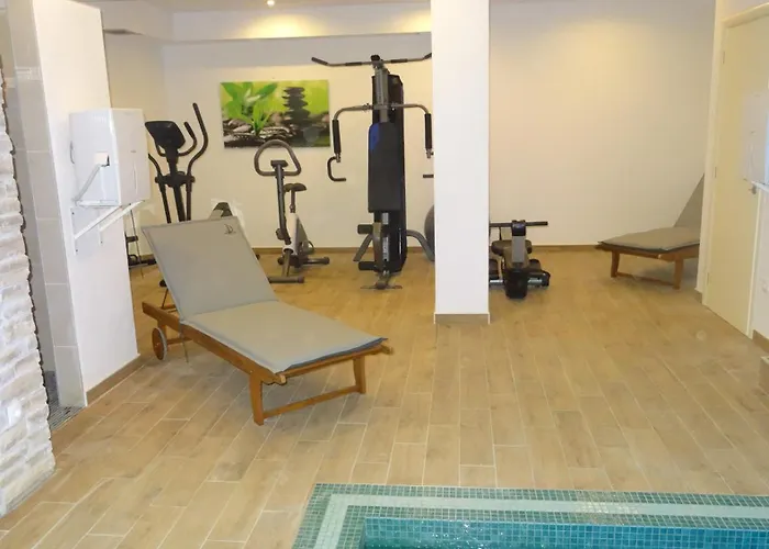 Cecilia - 4 Bedrooms, 4 Bathrooms, Heated Inside Pool, Gym * Lakmartin