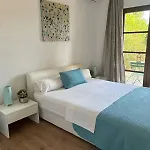 Villa Cecilia - 4 Bedrooms, 4 Bathrooms, Heated Inside Pool, Gym Lakmartin