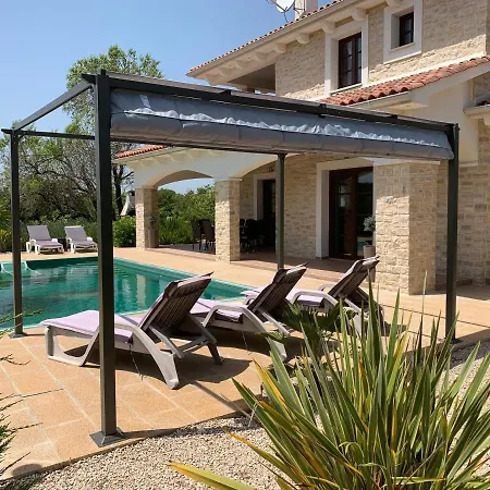 Villa Cecilia - 4 Bedrooms, 4 Bathrooms, Heated Inside Pool, Gym *